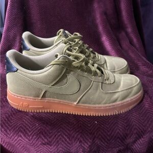Nike air force1 camper green gum sole